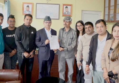 पत्रकार रजकको हत्यामा संलग्नलाई कारबाहीको माग राख्दै धादिङका पत्रकारहरुले बुझाए ध्यानाकर्षण पत्र