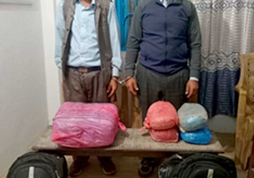 ८ किलो गाँजासहित दुईजना पक्राउ