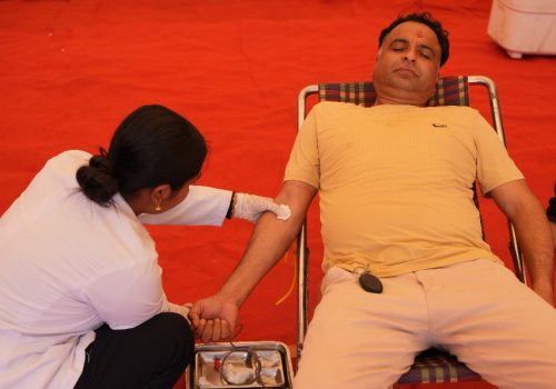 ४० जनाले गरे रक्तदान
