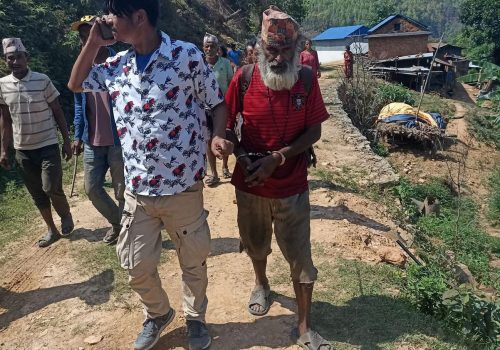 भतिजाद्वारा आफ्नै काकामाथि खुकुरी प्रहार