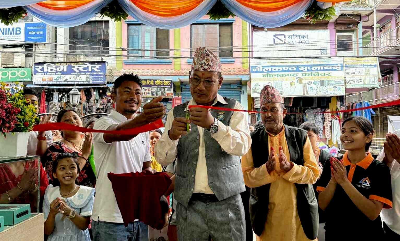 धादिङबेसीमा त्रिमूर्ति मोबाईल हाउसको नयाँ शाखा विस्तार