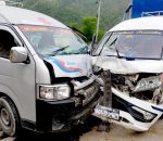 भल्टारमा दुई वटा माइक्रो एकापसमा ठोक्किदा १२ जना घाइते