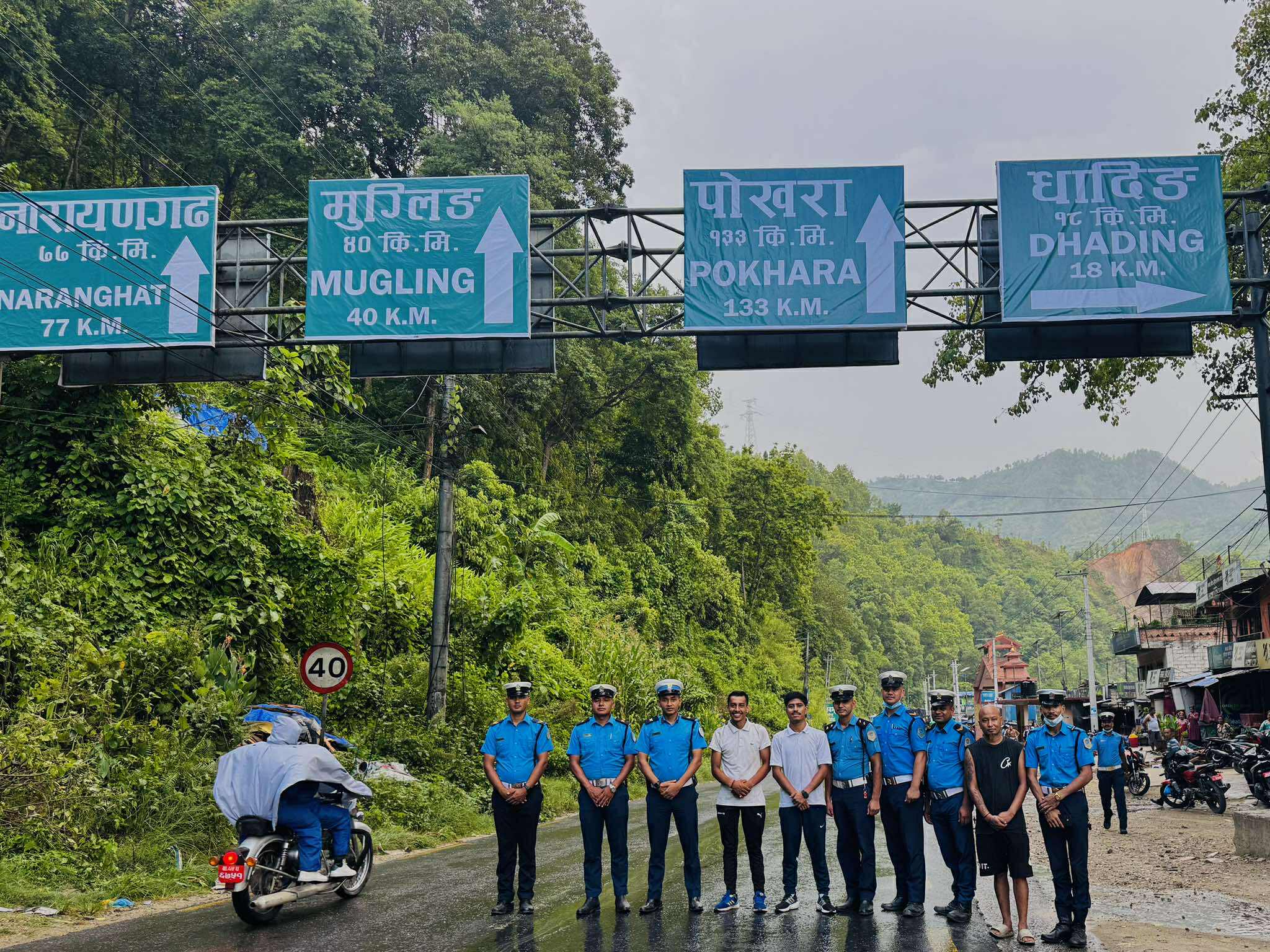 फुर्केखोलामा दिशासूचक संकेतचिन्ह नयाँ रूपमा पुनः स्थापना
