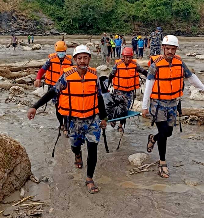 त्रिशूलीमा ३ जनाको शवसँगै दुई वटा खुट्टा फेला भेटियो