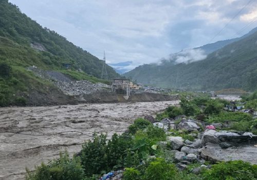 भोटेकोशीमा बाढी : रसुवा, नुवाकोट र धादिङमा उच्च सतर्कता अपनाउन आग्रह