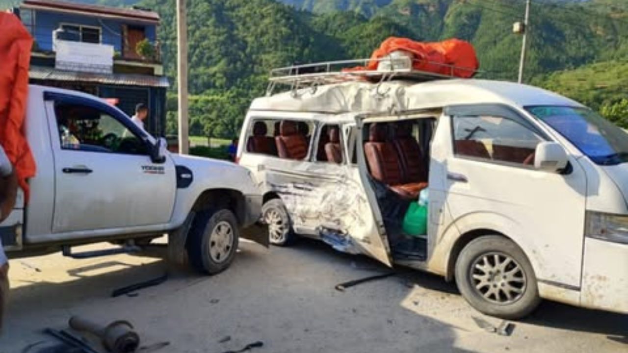 तीन सवारी ठोक्किदा ७ जना घाइते