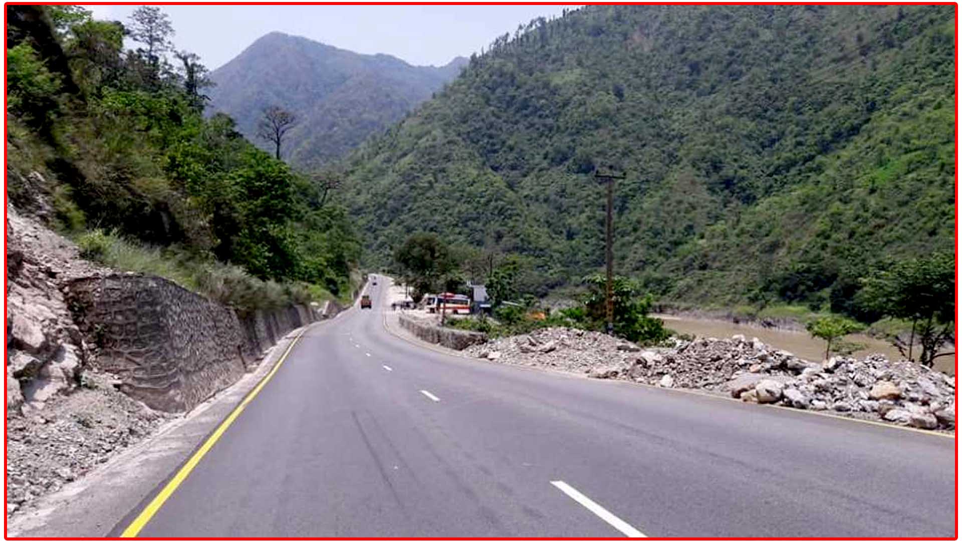अवरुद्ध सडक खुल्यो