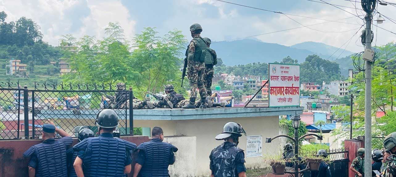 गोली प्रहारबाट दुई कैदीबन्दीको मृत्यु, सात जना घाइते