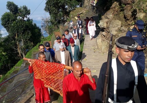 आज घर घरमा फूलपाती भित्र्याइँदै