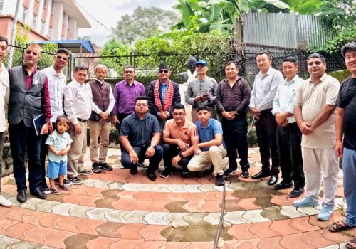 मन्त्री अधिकारीलाई सम्मान