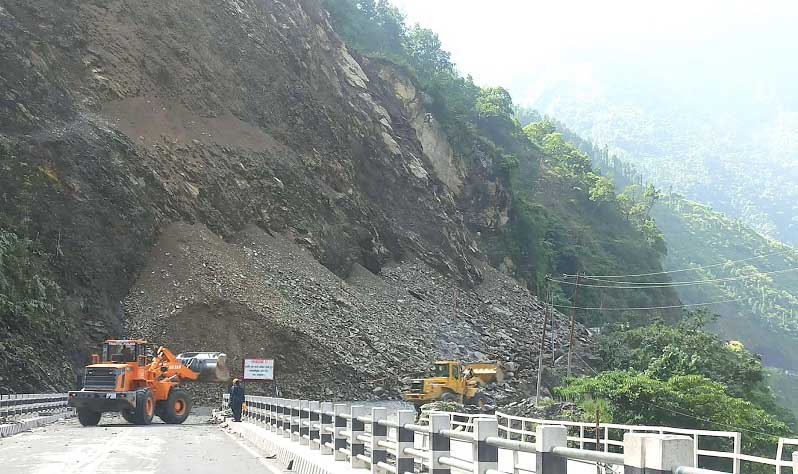 मुग्लिन-नागढुंगा सडक खुल्यो