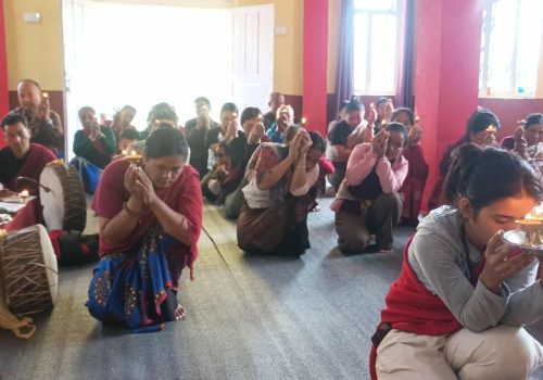 १६ जना बौद्ध धर्मावलम्बीको मौन व्रत