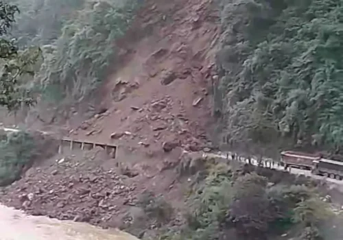 पृथ्वी राजमार्ग दुइतर्फी बन्द