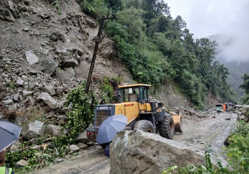 अवरोध नभएका सडकमा गाडी चलाउन दिने निर्णय