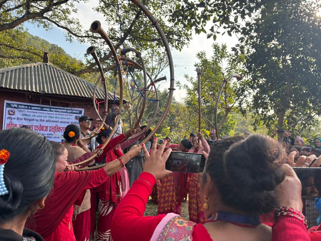 महिला समूहद्वारा गीत मार्फत सचेतनामुलक सन्देश प्रस्तुत