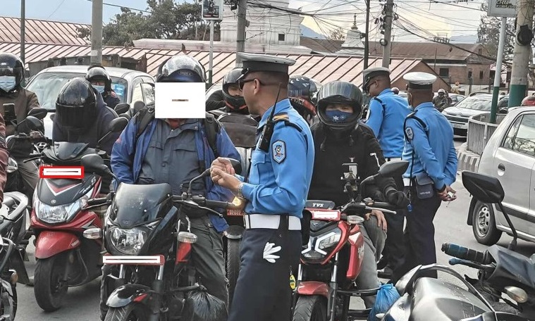 राइड सेयरिङका १ सय ७५ चालक ट्राफिक प्रहरीको कारबाहीमा